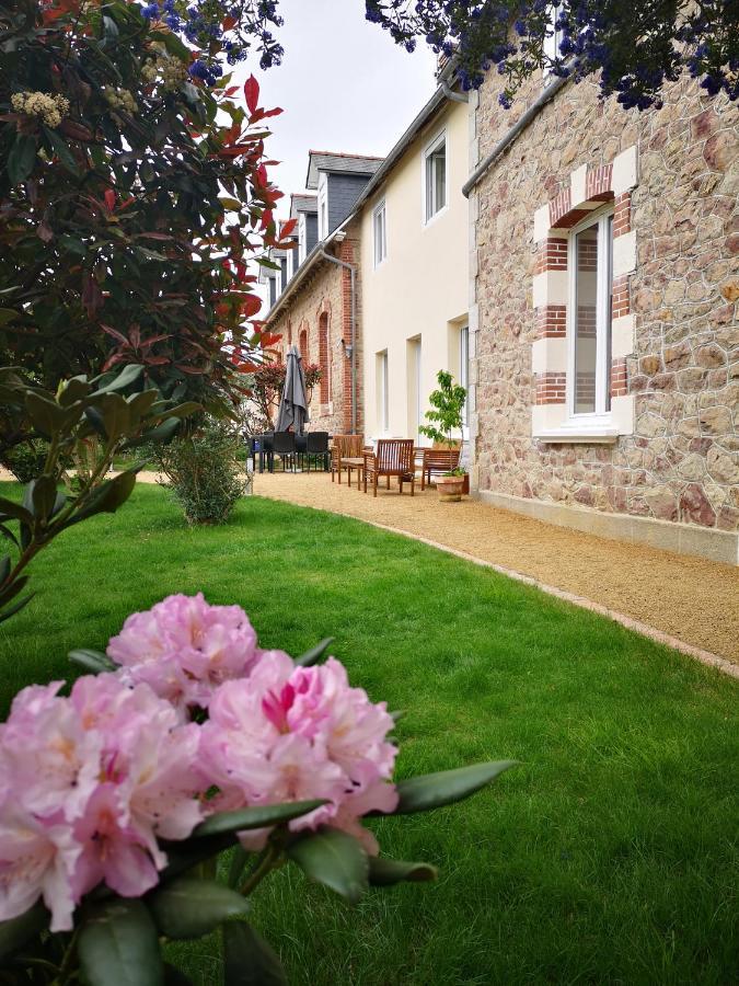 Gites "Le Clos De La Baie" Paimpol Exterior photo