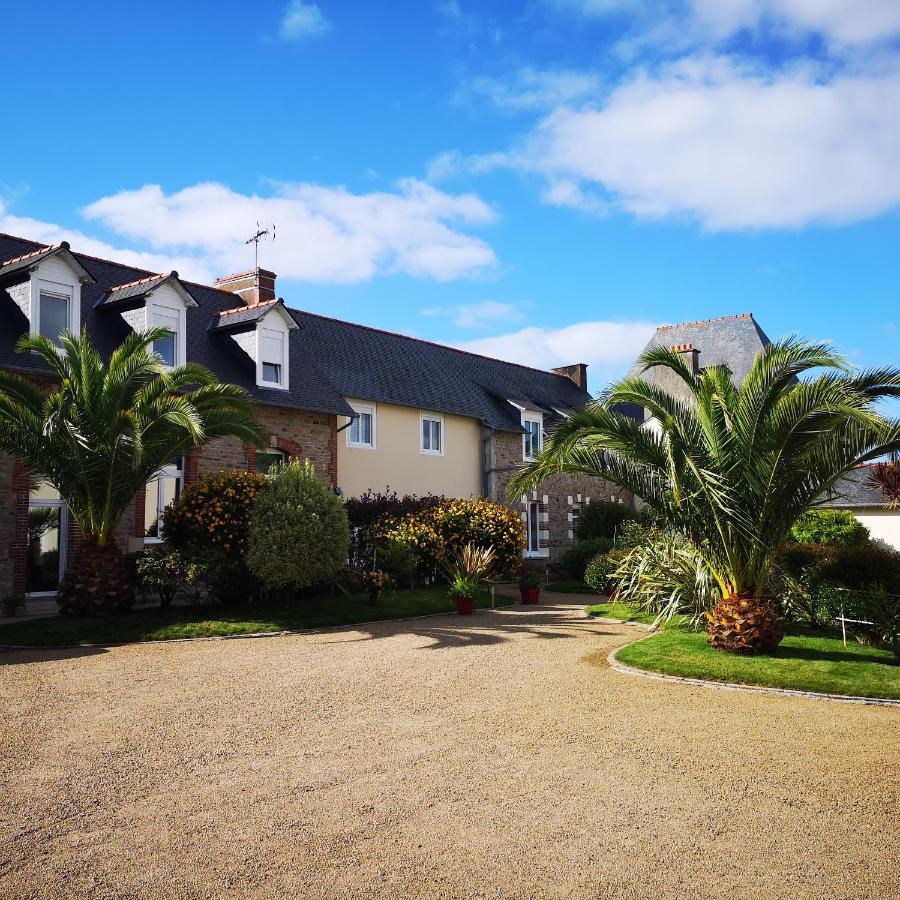 Gites "Le Clos De La Baie" Paimpol Exterior photo